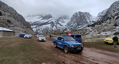 Aladağlar'da turistlere rehberlik eden dağcı öldü