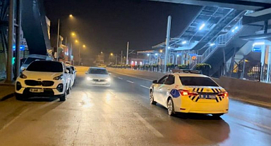 Alkollü Sürücü Geri Geri Kaçtı, Polis Peşini Bırakmadı