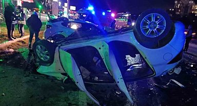 Ankara'da otomobil otomobile çarptı: 2'si ağır 5 yaralı