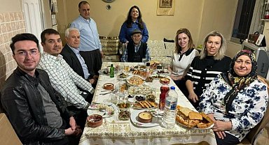 Başkan Adayı Bozbey İftarını Güler Ailesiyle Yaptı