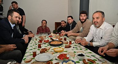 Başkan Aktaş Öğrencilere Menemen Yaptı