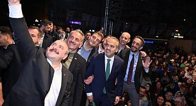 Başkan Aktaş'tan Bozbey'e Taş: Biz Her Yerde Gülümsüyoruz