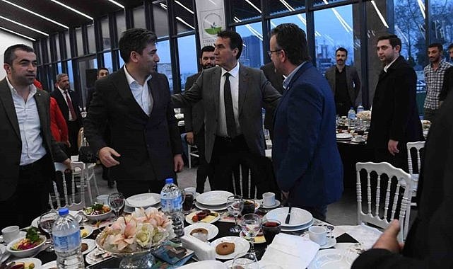 Başkan Dündar ile MHP'liler iftar sofrasında buluştu