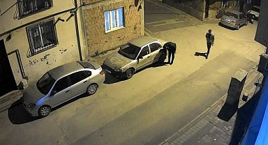 Bıçaklı Saldırgan Park Halindeki Aracın Lastiğini Patlattı