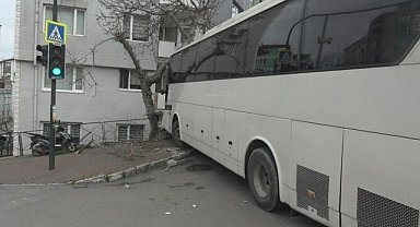 Bursa'da Freni Patlayan Otobüs Çarpa Çarpa Durabildi