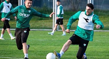 Bursaspor'da antrenmanlarda Kırklarelispor maçı çalışılıyor
