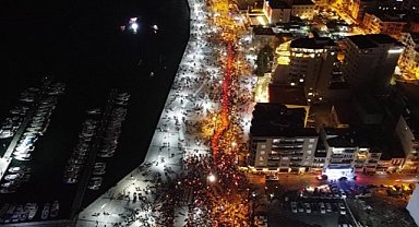 Çanakkale şehitler için yürüdü, meşaleler yakıldı