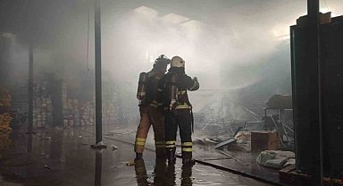 Dörtyol'da bir depoda yangın çıktı