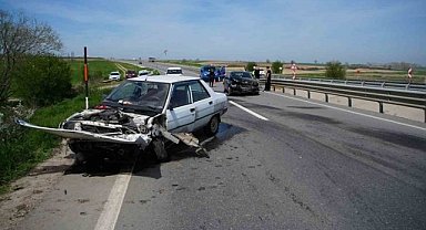 Edirne'deki kazada otomobiller çarpıştı, 1 sürücü yaralandı