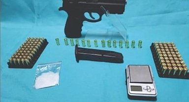 Eskişehir'de şüpheli araçta silah ve uyuşturucu bulundu