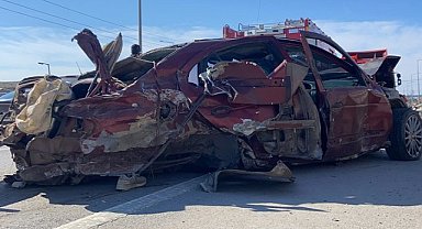Gebze'de feci kazada otomobilden fırladı: 1 ölü, 3 yaralı