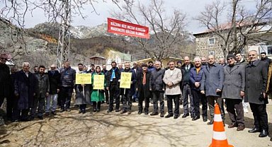 Gümüşhane Yeşilyurt köyünde başkan adaylarından birlik