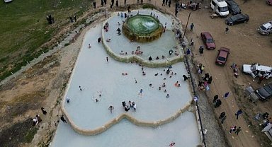İnegöl’de Pamukkale gibi kaplıca: Binlerce kişi şifa arıyor
