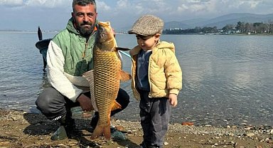 İznik Gölü'nden Sazan Fışkırıyor!