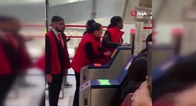 PKK destekçileri Fransa'da olay çıkardı!