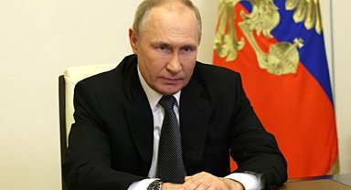 Rusya'da Vladimir Putin zaferini ilan etti