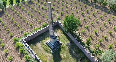 Şeftali Bahçesinin Ortasında 2 Bin Yıllık Tarih 