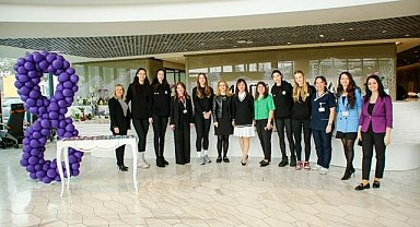 Voleybolculardan Kadın Gününde Kadınlara Ziyaret 