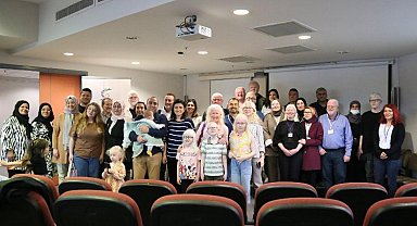 Albinolar İzmir'e çıkarma yaptı