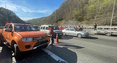 Anadolu Otoyolu Bolu geçişinde zincirleme trafik kazası: 3 yaralı