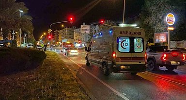 Antalya'daki motosiklet kazasında kadın sürücü yaralandı