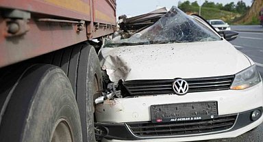 Arnavutköy'deki otomobil kazasında 2 kişi yaralandı