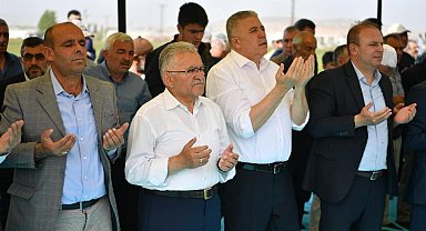 Başkan Büyükkılıç, Horsana Çayırı'nda yağmur ve şükür duasına katıldı