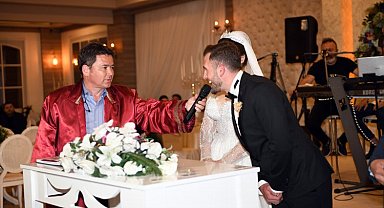 Başkan Erkan Aydın ilk nikahını kıydı