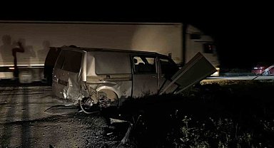 Bismil'de kamyonet ile otomobil çarpıştı! 13 yaralı