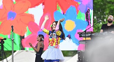 Bursa’da Nil Karaibrahimgil rüzgarı esti