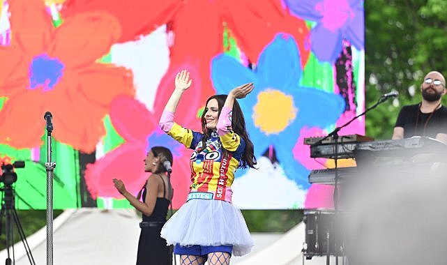 Bursa’da Nil Karaibrahimgil rüzgarı esti