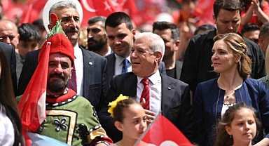 Bursa'daki Çocuk Şenliği'nde çocukların mutluluğu