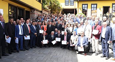 Bursa'da Osmangazili muhtarlar mazbatalarını aldı