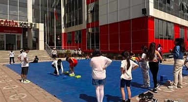 Çözüm Koleji'nden çocuklara 23 Nisan hediyesi: "Büyük Şenlik"