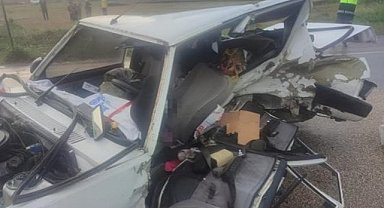 Dörtyol'da 2 araç çarpıştı: 4 yaralı