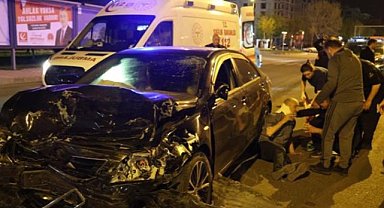 Elazığ'da iki otomobil çarpıştı! 2'si ağır 6 yaralı