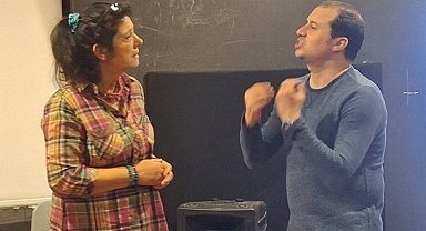 Farklı Renkli Kelebekler otizmlilerin sorunlarına ayna tutuyor