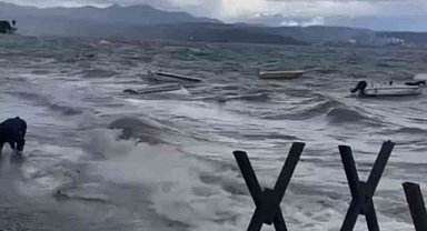 Gemlik'teki sağanak yağmur ve lodos sürüyor