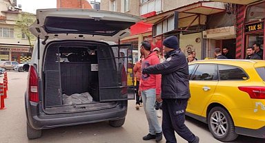 İnegöl'de 11 kaçak göçmen gürültü yapınca yakalandı