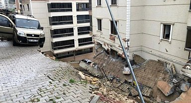 İstinat Duvarı Çöktü, 2 Blok Tahliye Ediliyor: 2 Yaralı 