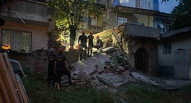Kahramanmaraş'ta 2 katlı bir bina çöktü, deprem zannedildi