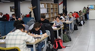 Kayseri'de 7/24 kütüphane tam not aldı