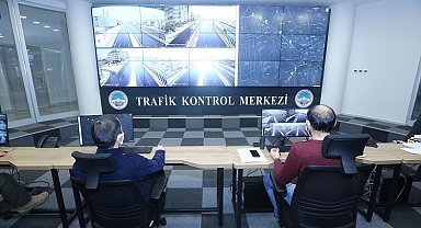 Kayseri'de trafik akışı canlı takip ediyor