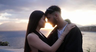 Mecal yepyeni şarkısıyla listelere göz kırptı!