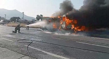 Milas'ta minibüsler çarpıştı: Sonuç korkunç!