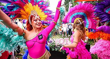 Milyonlarca kişi Adana'da buluştu... Adana'da renkli karnaval