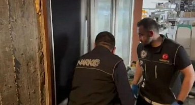 Uyuşturucu Tacirlerine Polisten Baskın Sürprizi!
