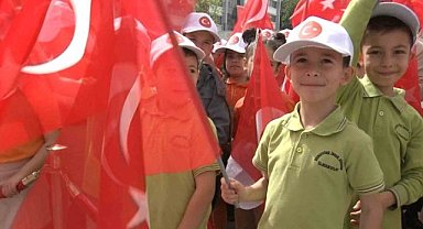 Yıldırım'daki kutlamalarda 23 Nisan'ın renkli görüntüleri