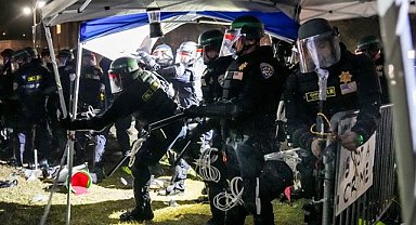 ABD üniversitelerindeki gösterilerde 50 profesör gözaltına alındı