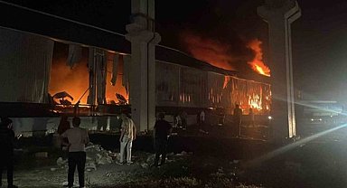 Adana'da motosiklet fabrikasında yangın!